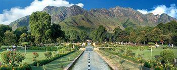 Hotel Welcomheritage Gurkha Houseboats 4*