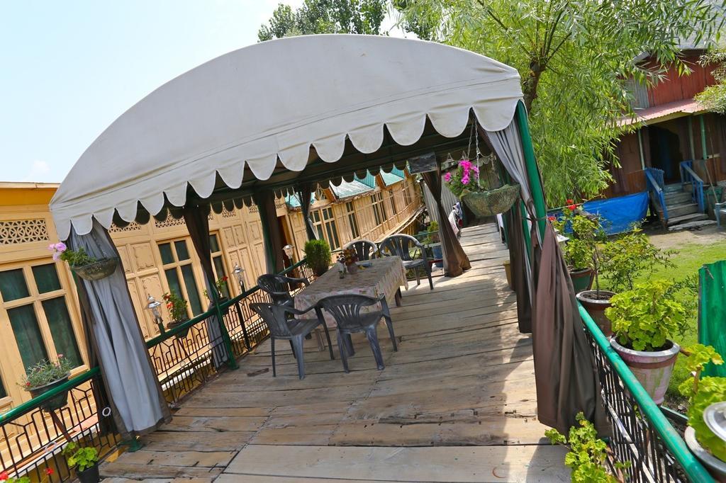 Green View Group Of Houseboats Botel 3*