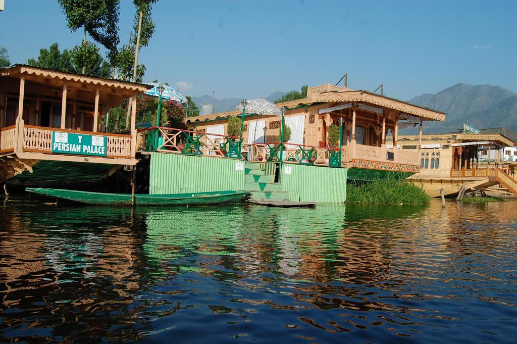 Persian Palace Group Of Houseboats Botel