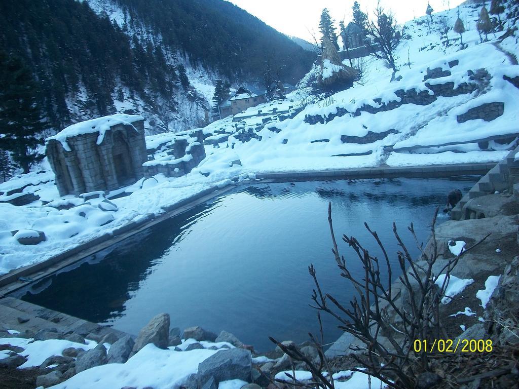 Gull Hotel Srinagar (Jammu and Kashmir)