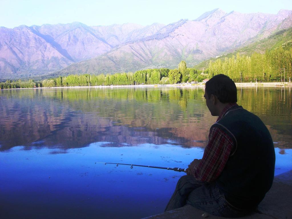 Sadaf Hotel Srinagar (Jammu and Kashmir)