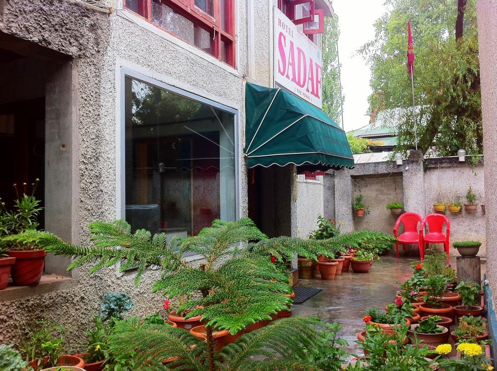 Hotel Sadaf Srinagar (Jammu and Kashmir)
