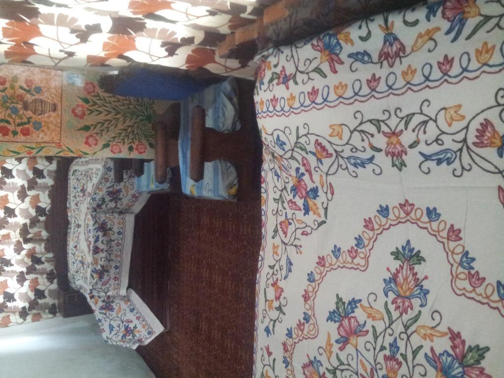 Bed & Breakfast Shalimar 2*