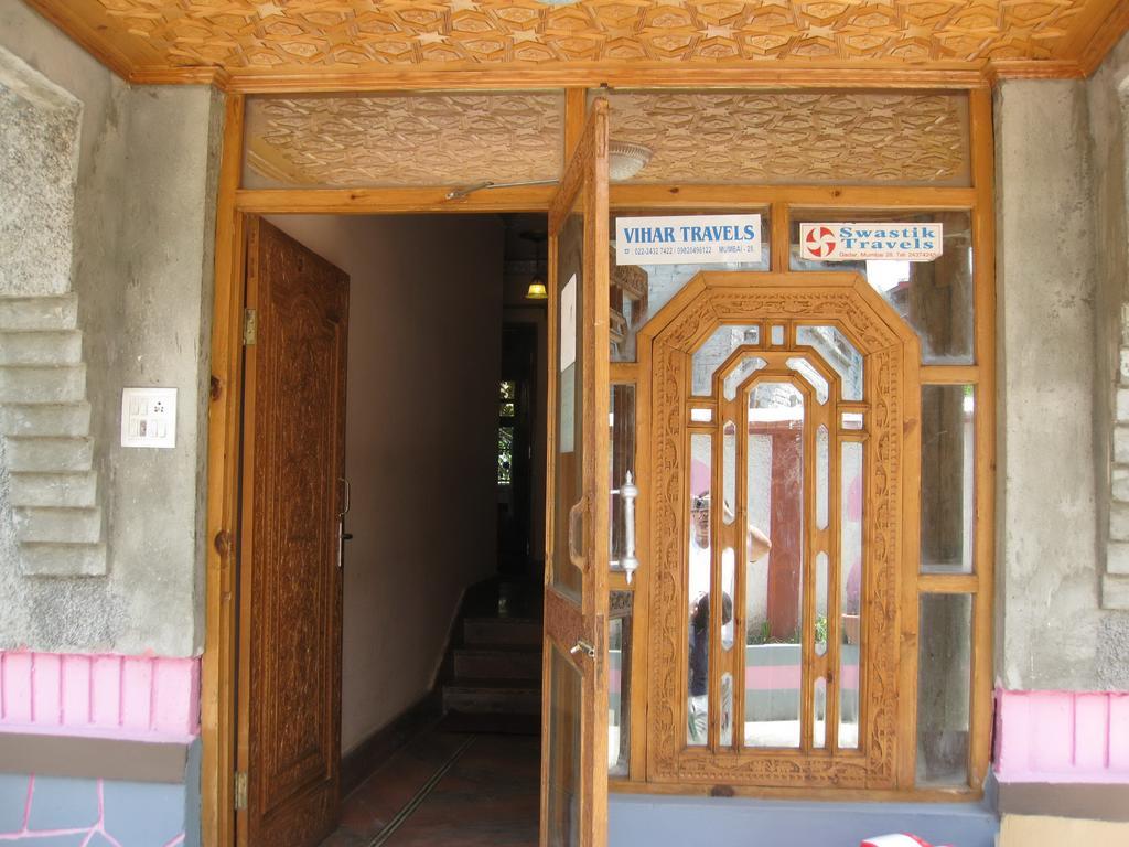 Gulistan Hotel