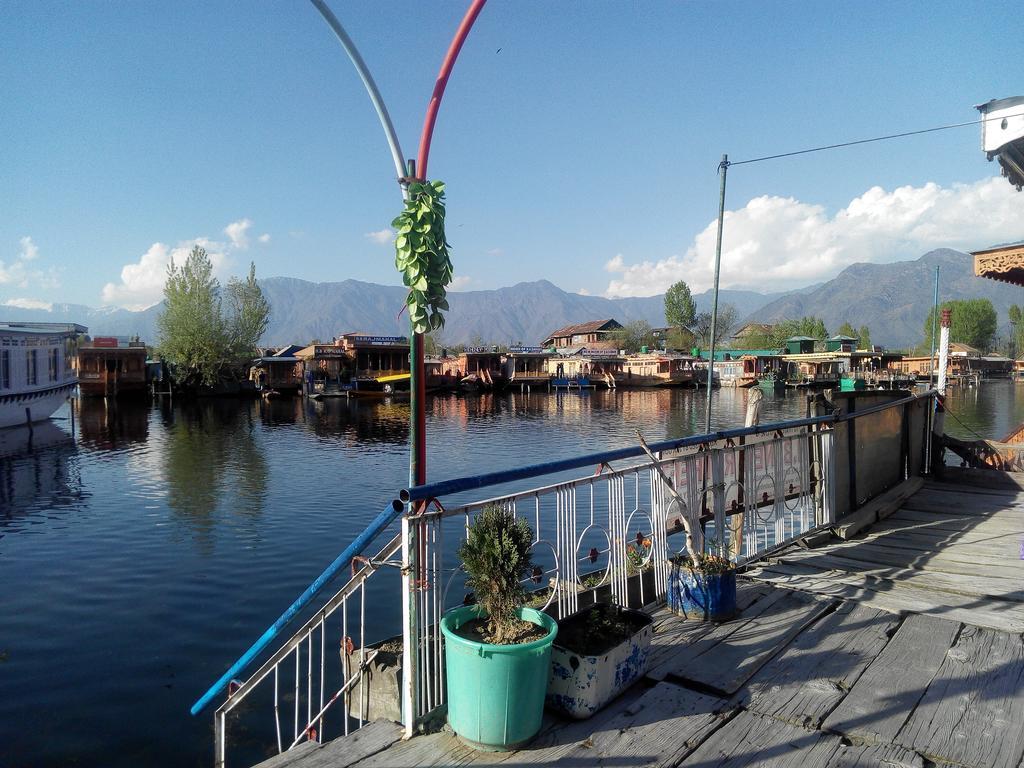 Guest house New World Srinagar (Jammu and Kashmir)
