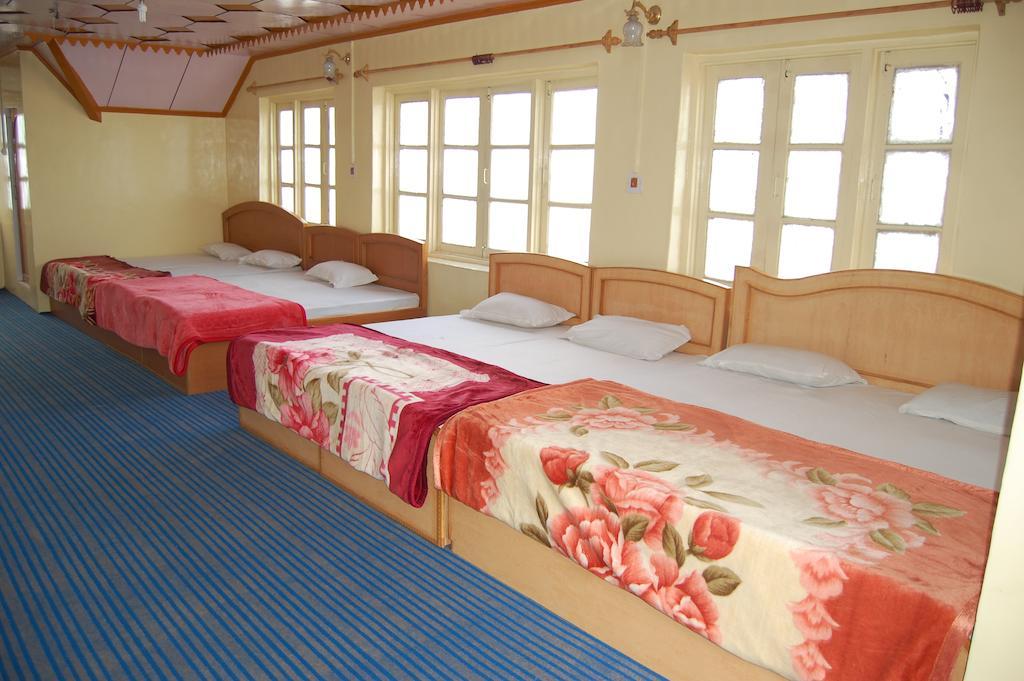 Hotel Marias *