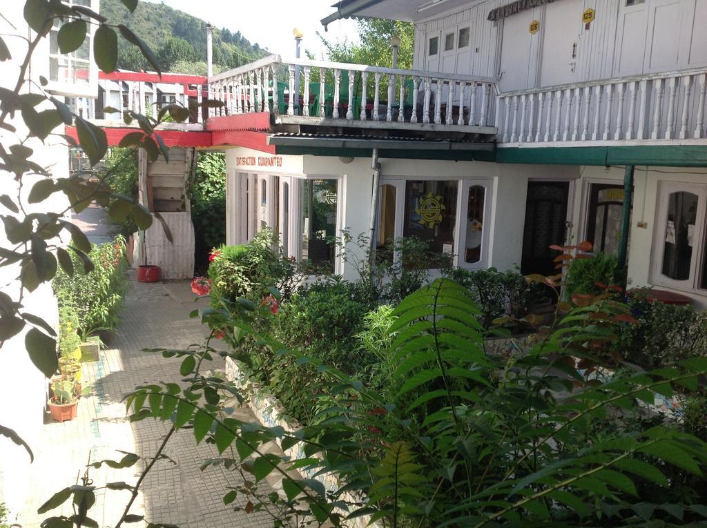 Bed & Breakfast Shalimar 2*