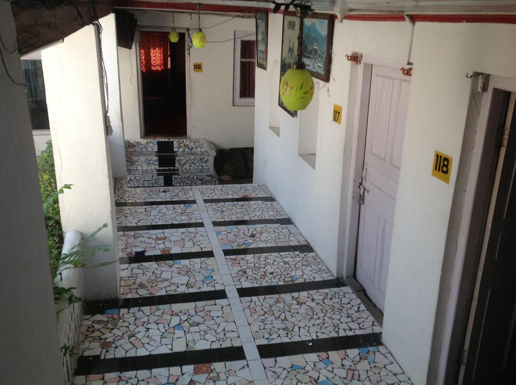 Bed & Breakfast Shalimar 2*