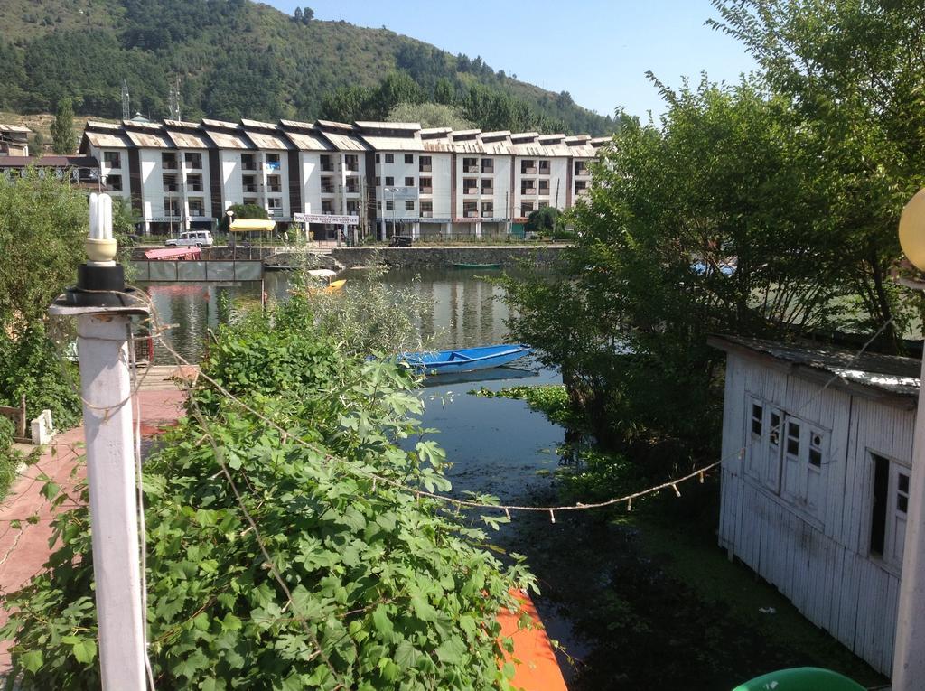 Bed & Breakfast Shalimar 2*