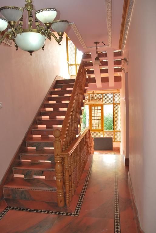 Hotel Gulistan Srinagar (Jammu and Kashmir)