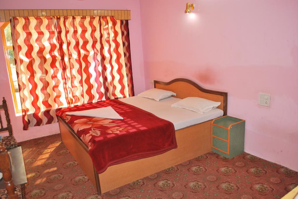 Hotel Gulistan 3*
