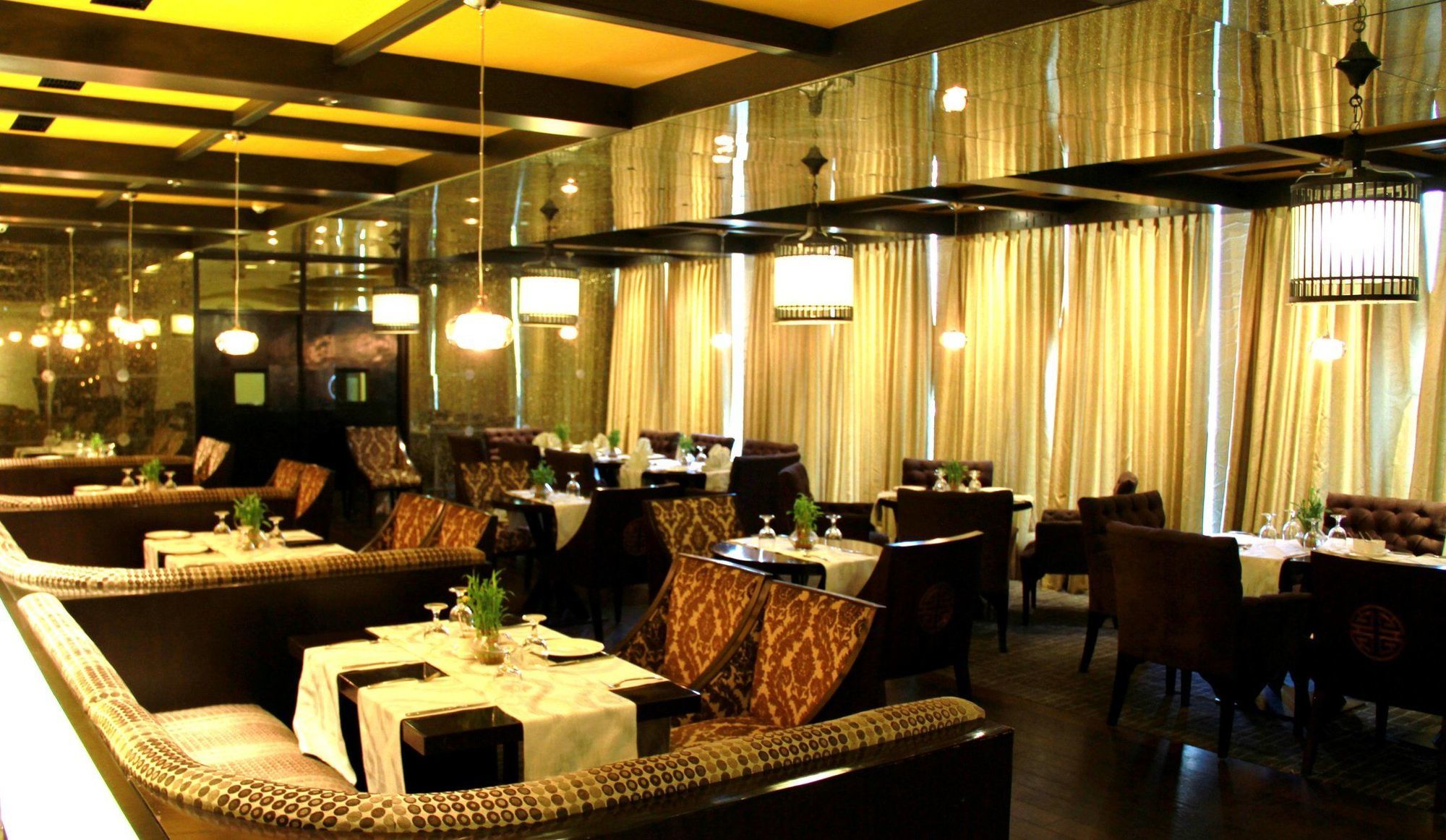 Hotel Taj Dal View Srinagar (Jammu and Kashmir)