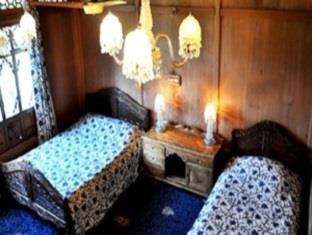 Floating Heaven Group Of Houseboats Botel Srinagar (Jammu and Kashmir)
