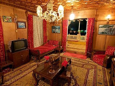 Houseboat Ambassador Botel Srinagar (Jammu and Kashmir)