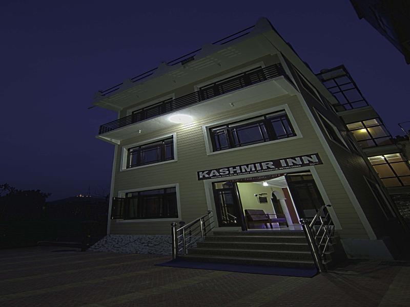 Kashmir Hotel Srinagar (Jammu and Kashmir)