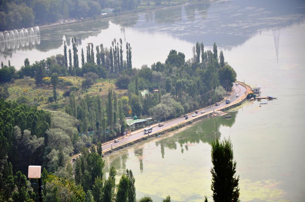 Hotel Sadaf Srinagar (Jammu and Kashmir)