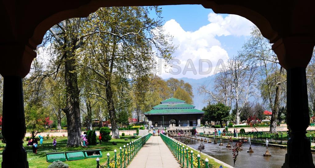 Sadaf Hotel Srinagar (Jammu and Kashmir)
