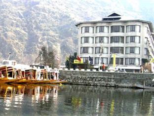 Welcome At Dal Srinagar (Jammu and Kashmir)