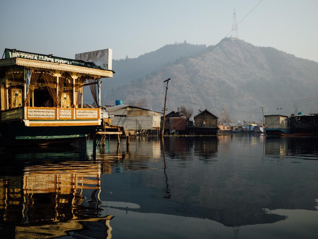Veena Palace Group Of Houseboats Botel *