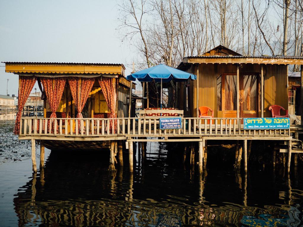 Veena Palace Group Of Houseboats Botel *