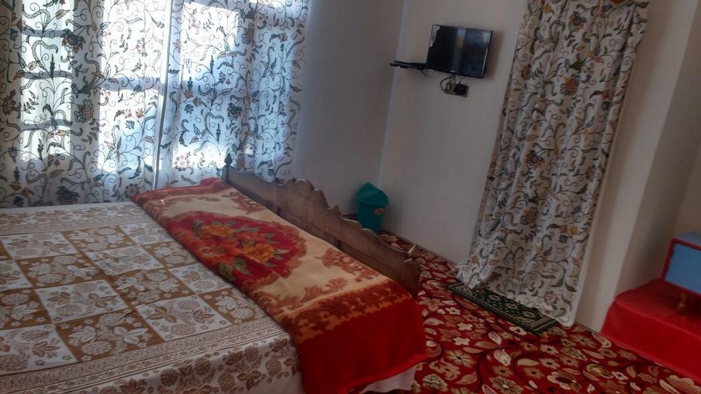 Shafeeq Guest House 3*