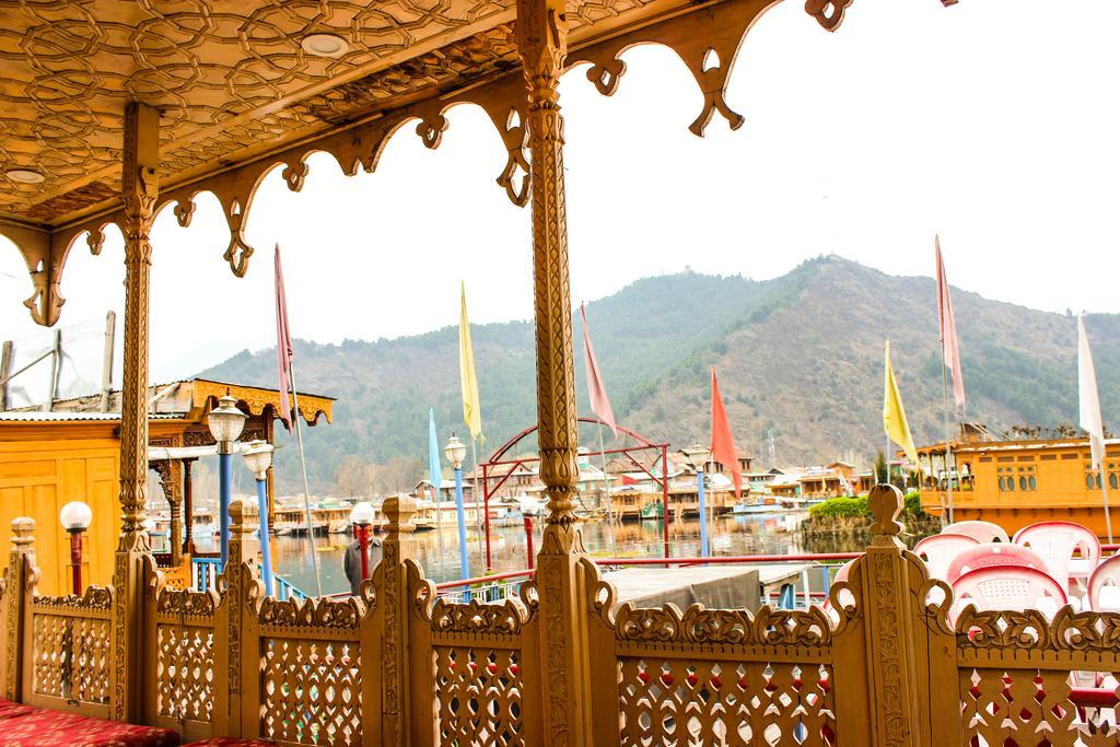 Aziz Group Of Houseboats Srinagar (Jammu and Kashmir)