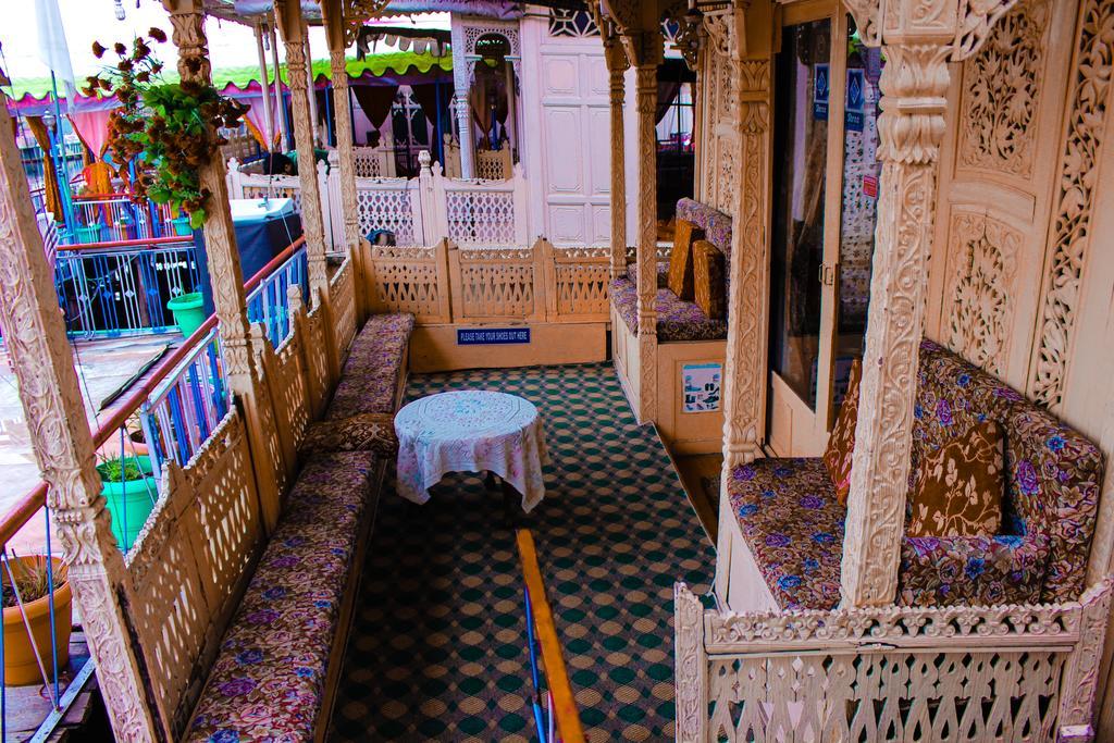 Aziz Group Of Houseboats 4* Srinagar (Jammu and Kashmir)