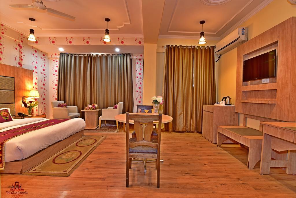 The Grand Mamta Hotel Srinagar (Jammu and Kashmir)