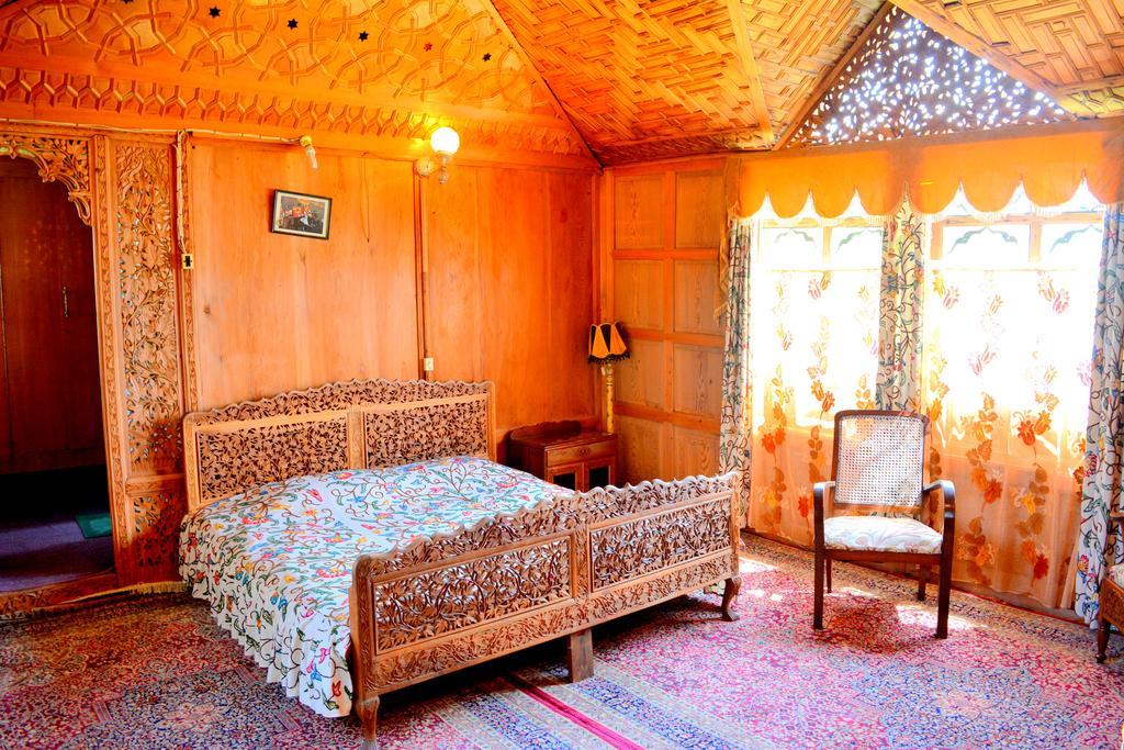 Kings Houseboats Srinagar (Jammu and Kashmir)