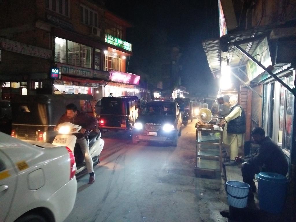 Kashmir 2* Srinagar (Jammu and Kashmir)