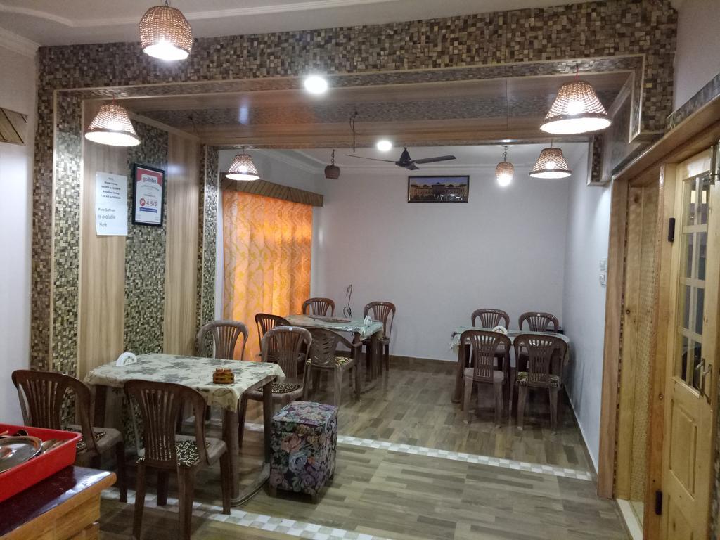 Kashmir Hotel 2*