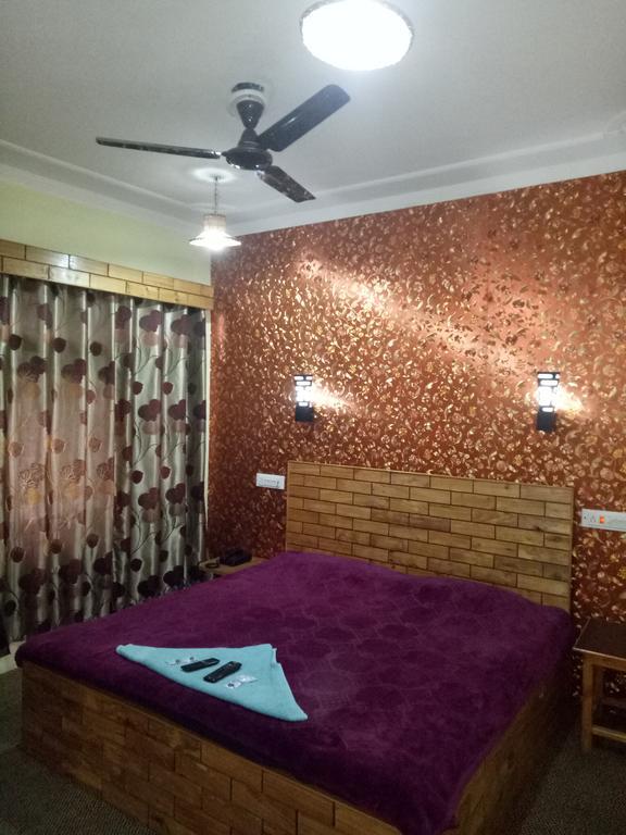 Hotel Kashmir 2*