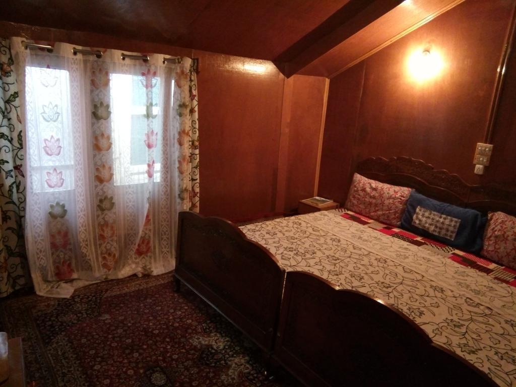 New Bombay Heritage Group Of Houseboats Srinagar (Jammu and Kashmir)
