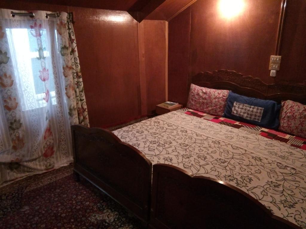 New Bombay Heritage Group Of Houseboats Srinagar (Jammu and Kashmir)
