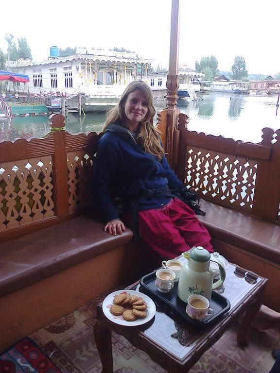 Botel Houseboat Ambassador
