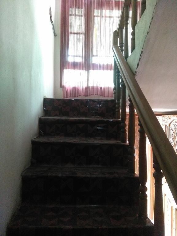 Kashmir Naaz Guest house *