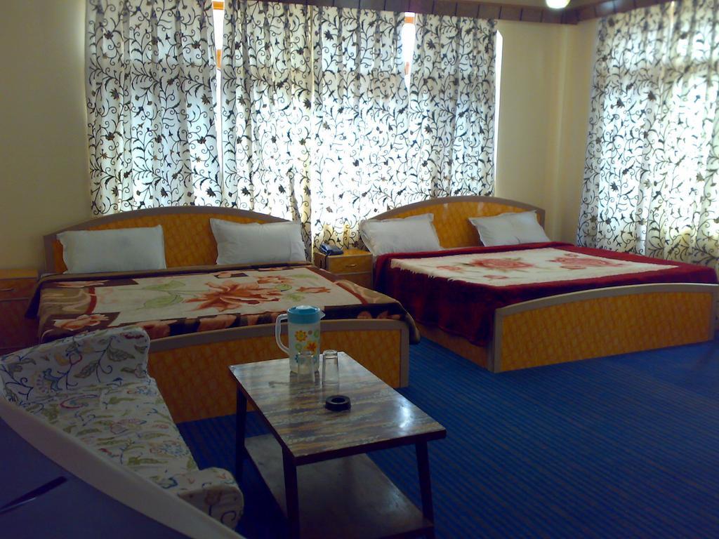 Hotel Grand City Srinagar (Jammu and Kashmir)