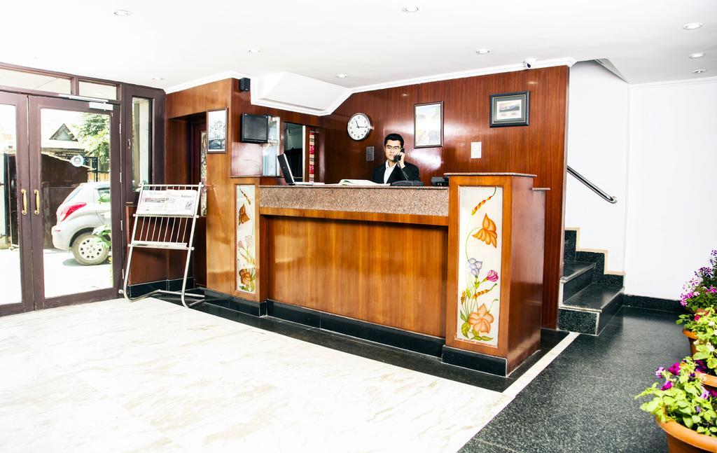Holiday Plaza Hotel 2*
