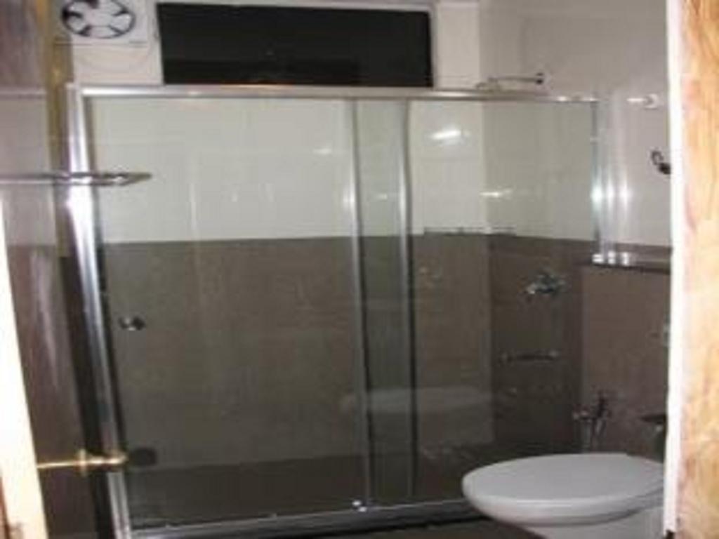 Holiday Plaza Hotel Srinagar (Jammu and Kashmir)