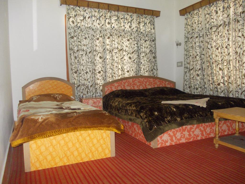 Hotel Grand City Srinagar (Jammu and Kashmir)