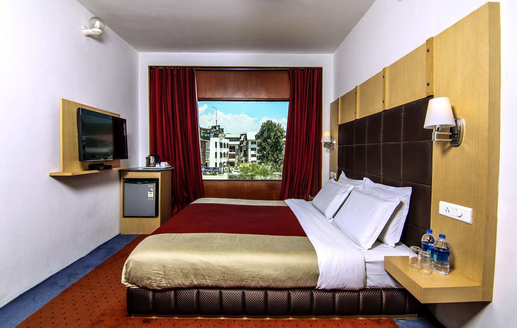 Hotel Holiday Plaza 2*