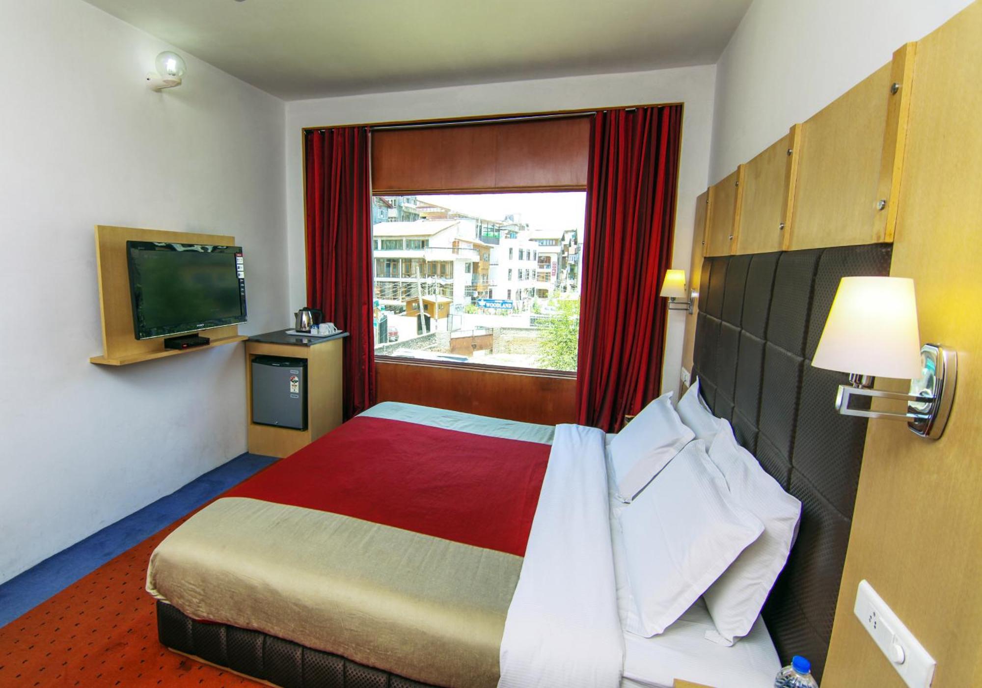 Hotel Holiday Plaza 2*