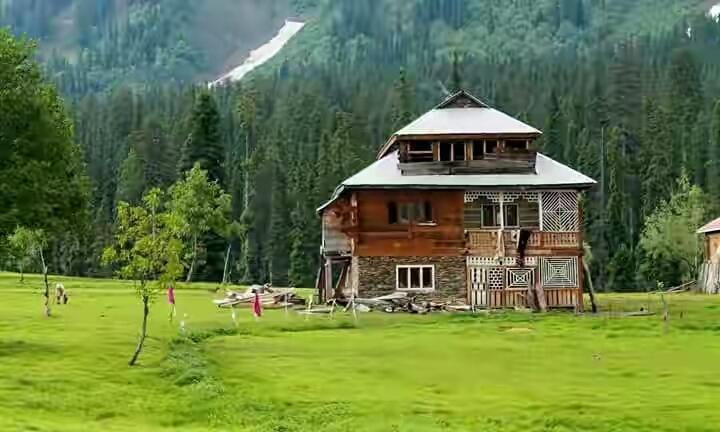 Lassa Bhat Guest house *