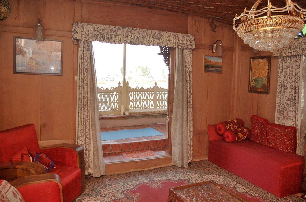 Hotel Houseboat Zaindari Palace