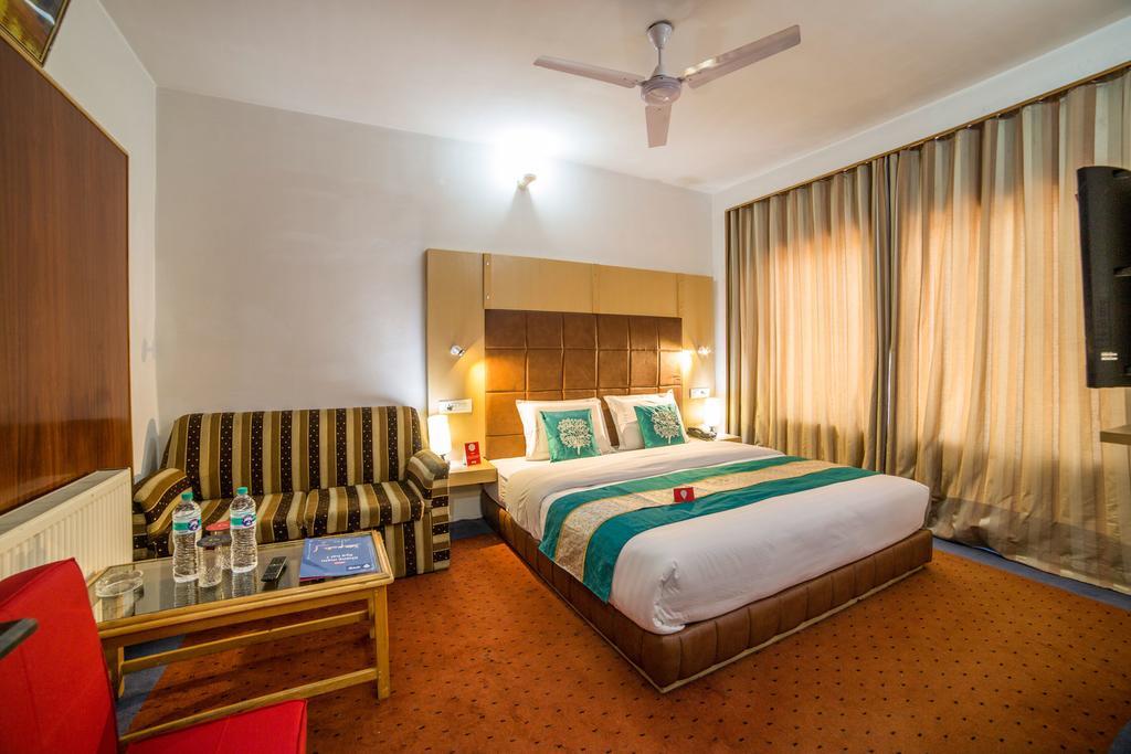 Holiday Plaza Hotel Srinagar (Jammu and Kashmir)