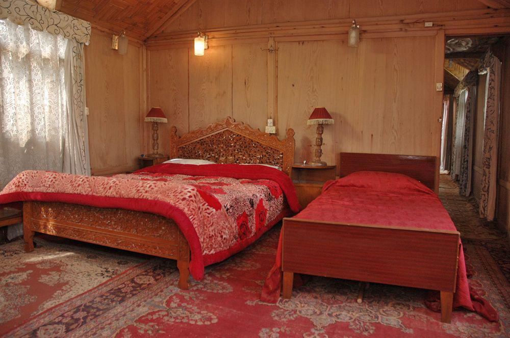 Houseboat Taj Palace Srinagar (Jammu and Kashmir)