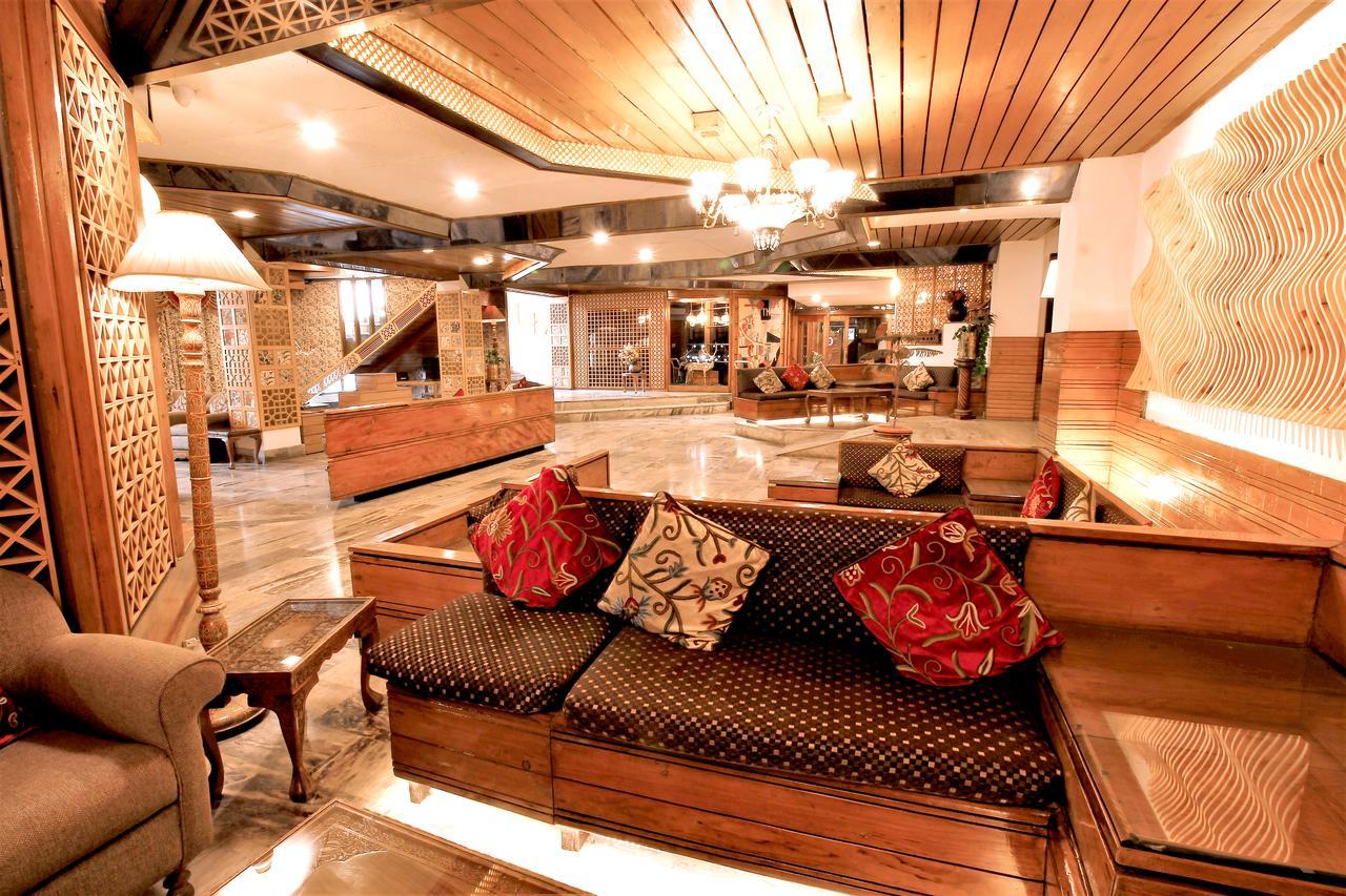 Hotel Welcome At Dal Srinagar (Jammu and Kashmir)