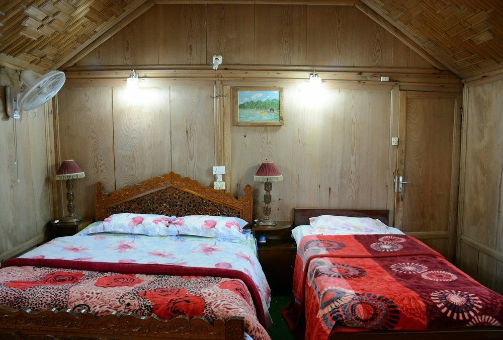 Houseboat Zaindari Palace 4*