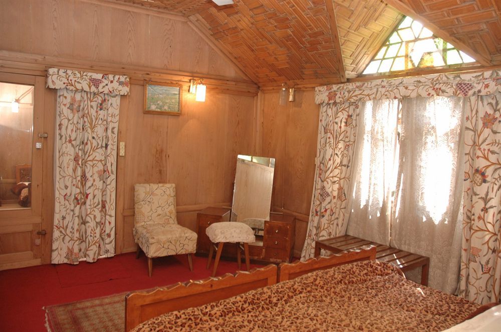 Houseboat Zaindari Palace 4*