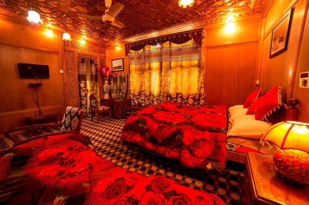 Aziz Group Of Houseboats 4*